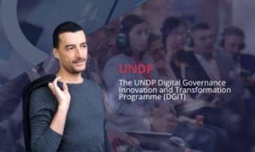 bannière illustrative de Chahine Hamila avec la thematique de sa conference : Renforcer la gouvenernance numerique - aperçu du programme de l'UNDP : DIGIT